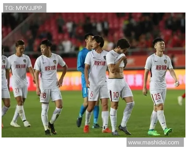 权健足球队在最新比赛中展现出色表现力争联赛佳绩再创辉煌 权健足球队在最新比赛中展现出色表现力争联赛佳绩再创辉煌