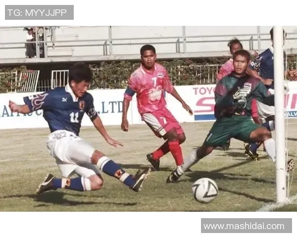 足球白手套的传奇故事与背后的不为人知的辛酸历程